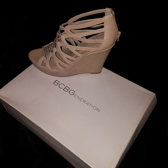 Shoe - Picture 2 of 2